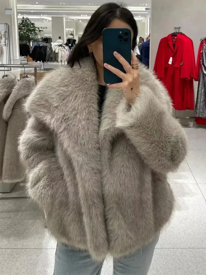 FONTELLA I Luxurious Faux Fur Coat