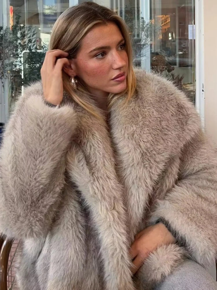 FONTELLA I Luxurious Faux Fur Coat